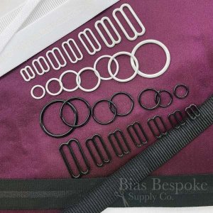 Set of Black Nylon-Coated Metal Rings and Sliders