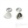 Set-In Magnetic Snaps in Four Colors, 18mm Diameter